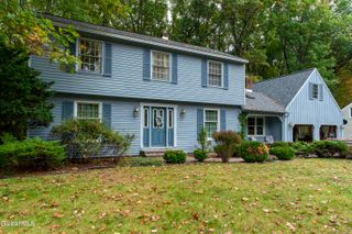 28 Wedgewood Drive, Saratoga Springs, NY 12866