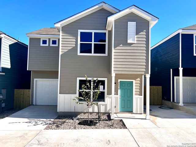 2075 Silver Oak Dr, San Antonio, TX 78213