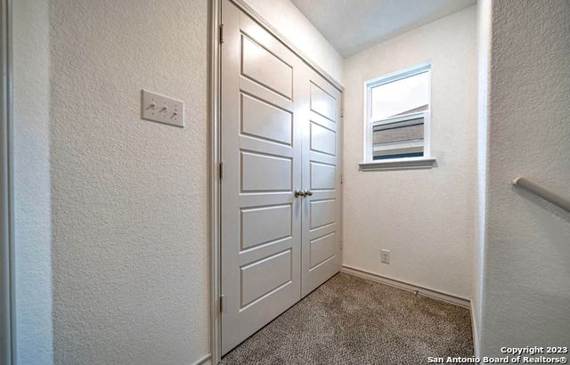 2075 Silver Oak Dr, San Antonio, TX 78213