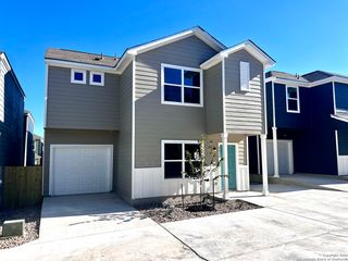 2075 Silver Oak Dr, San Antonio, TX 78213