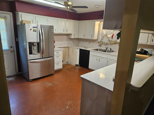 707 Willow Avenue, Cleveland, TX 77327