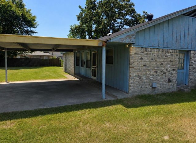 707 Willow Avenue, Cleveland, TX 77327