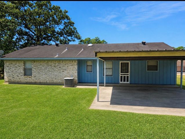 707 Willow Avenue, Cleveland, TX 77327