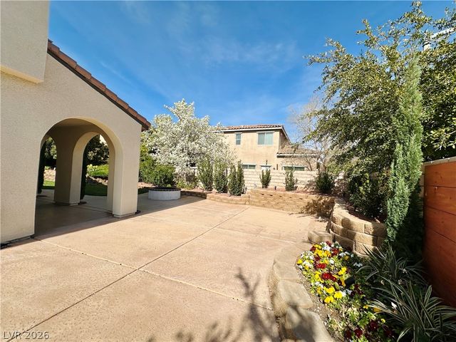 956 Tafalla Court, Las Vegas, NV 89138