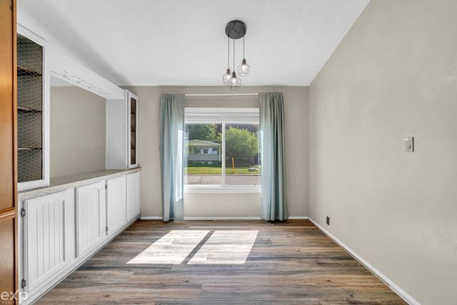 3333 Ravenswood Road, Marysville, MI 48040