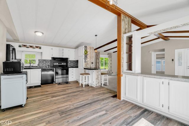 3333 Ravenswood Road, Marysville, MI 48040