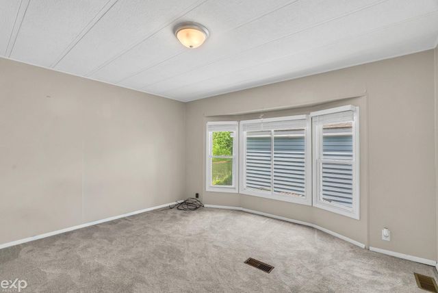 3333 Ravenswood Road, Marysville, MI 48040