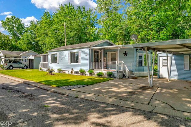 3333 Ravenswood Road, Marysville, MI 48040