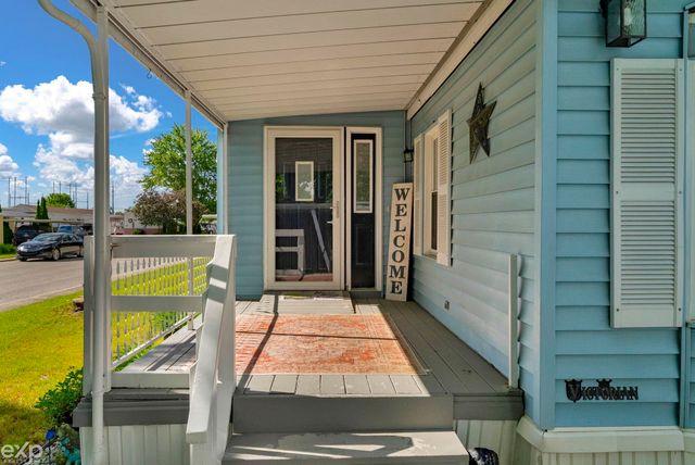 3333 Ravenswood Road, Marysville, MI 48040