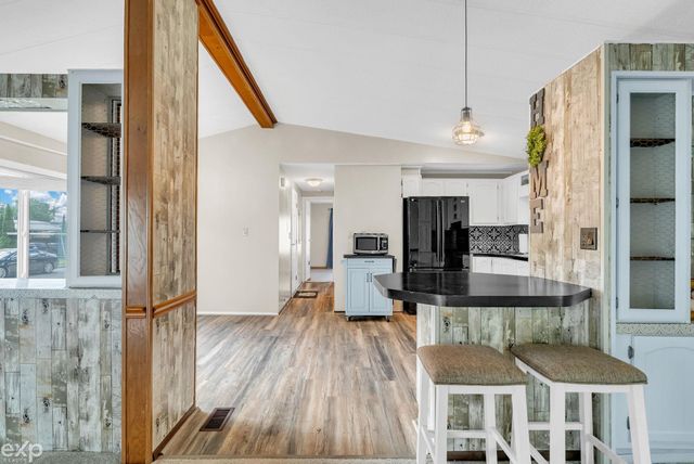 3333 Ravenswood Road, Marysville, MI 48040
