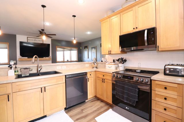 211 8th Avenue NW, New Prague, MN 56071