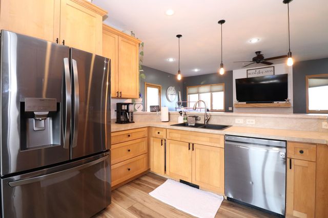 211 8th Avenue NW, New Prague, MN 56071