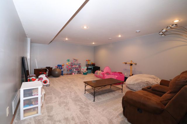 211 8th Avenue NW, New Prague, MN 56071