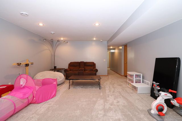 211 8th Avenue NW, New Prague, MN 56071