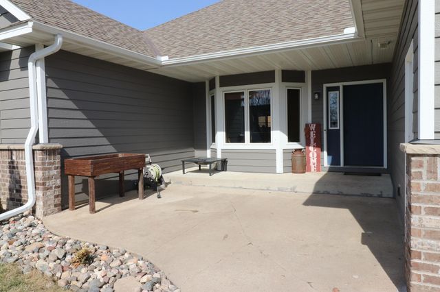 211 8th Avenue NW, New Prague, MN 56071