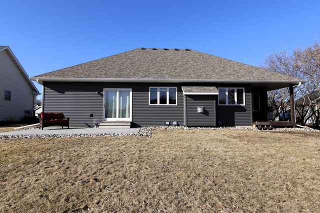 211 8th Avenue NW, New Prague, MN 56071