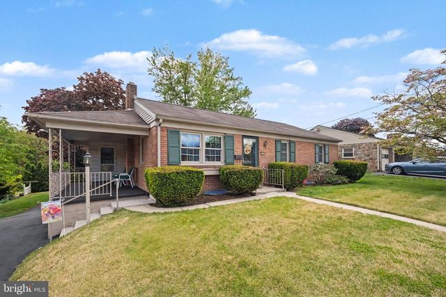 422 WESTVIEW DR, Akron, PA 17501