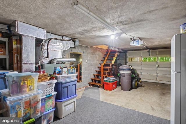422 WESTVIEW DR, Akron, PA 17501
