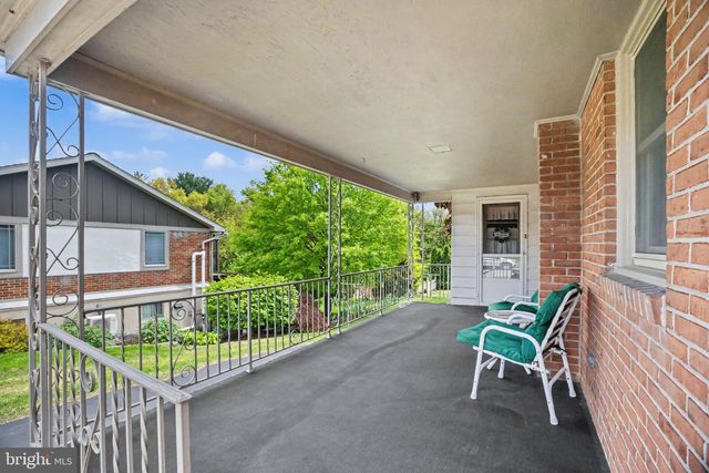 422 WESTVIEW DR, Akron, PA 17501