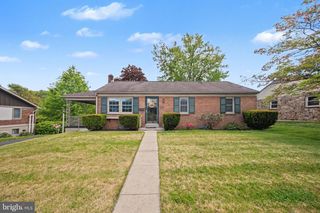 422 WESTVIEW DR, Akron, PA 17501