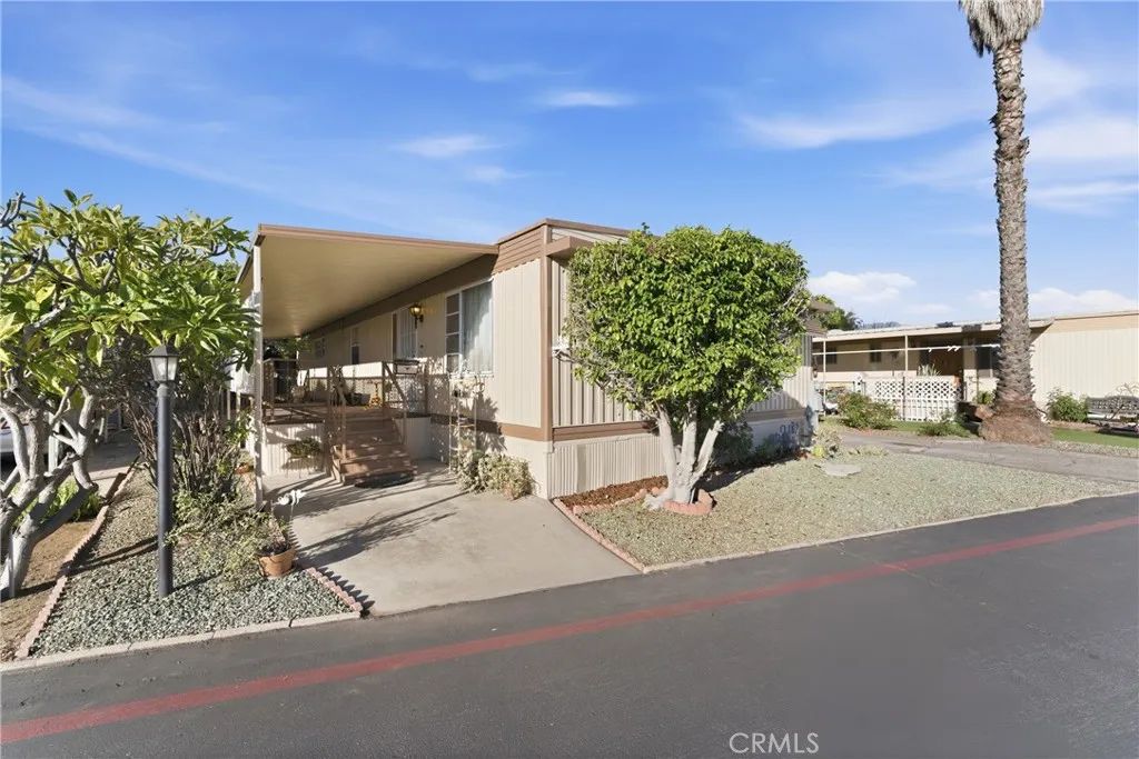 1630 S Barranca 126, Glendora, CA 91740