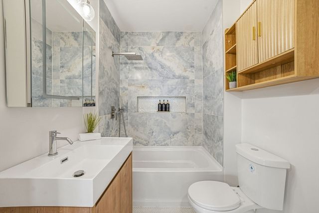 64 Garfield Ave, Woburn, MA 01801