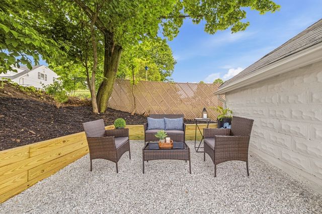 64 Garfield Ave, Woburn, MA 01801