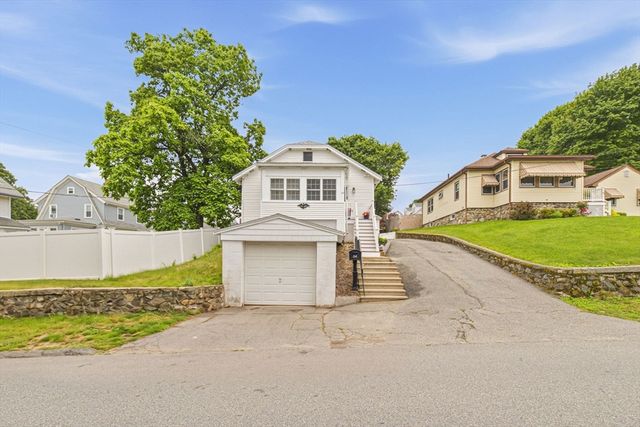 64 Garfield Ave, Woburn, MA 01801