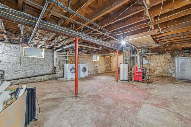 64 Garfield Ave, Woburn, MA 01801