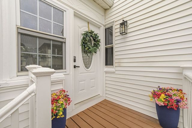64 Garfield Ave, Woburn, MA 01801