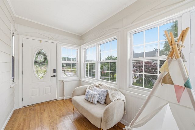 64 Garfield Ave, Woburn, MA 01801