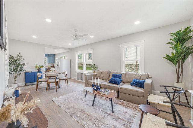 64 Garfield Ave, Woburn, MA 01801