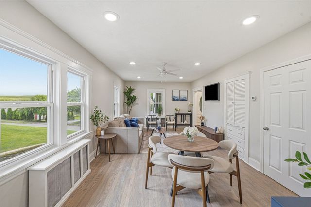 64 Garfield Ave, Woburn, MA 01801
