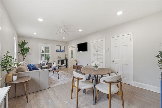 64 Garfield Ave, Woburn, MA 01801