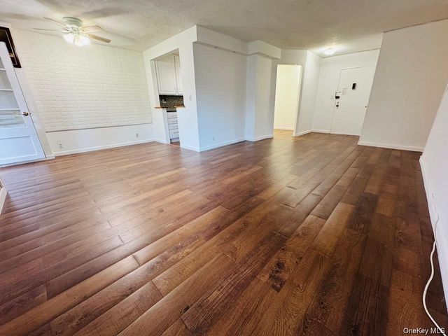 4310 Kissena Boulevard 2B, Flushing, NY 11355