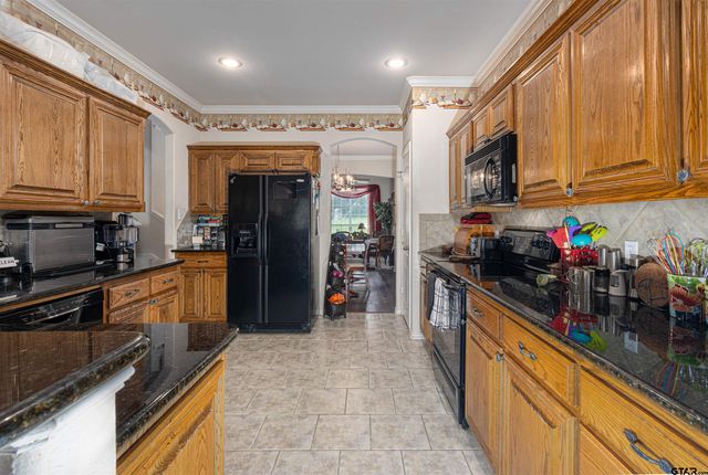 8430 Wilken Plaza, Tyler, TX 75703