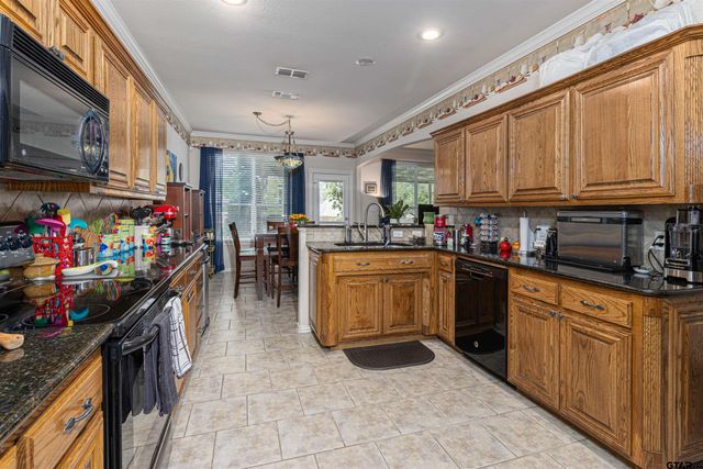 8430 Wilken Plaza, Tyler, TX 75703
