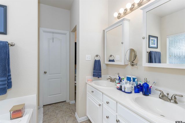 8430 Wilken Plaza, Tyler, TX 75703
