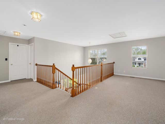 829 Red Barn Lane, Elgin, IL 60124