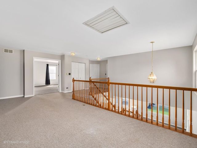 829 Red Barn Lane, Elgin, IL 60124