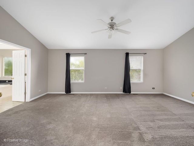 829 Red Barn Lane, Elgin, IL 60124