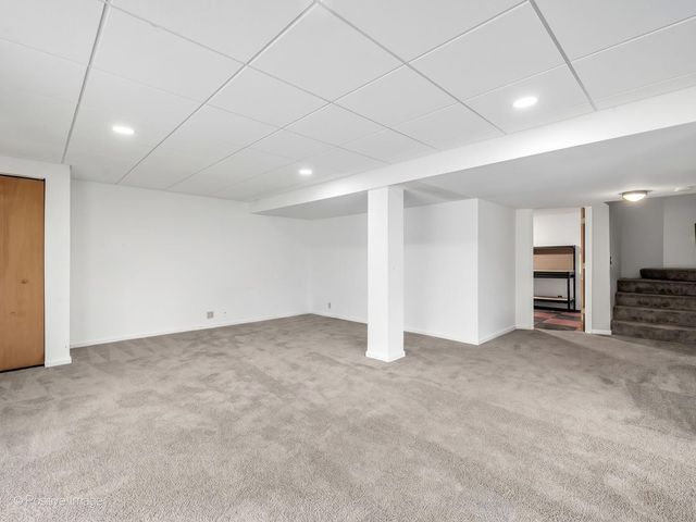 829 Red Barn Lane, Elgin, IL 60124