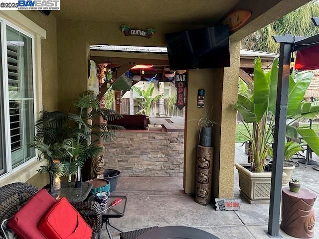 1050 Clear Lake Dr, Oakley, CA 94561