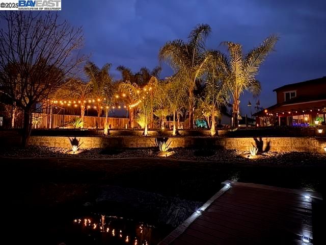 1050 Clear Lake Dr, Oakley, CA 94561