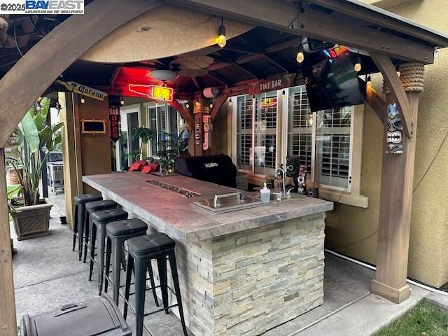 1050 Clear Lake Dr, Oakley, CA 94561