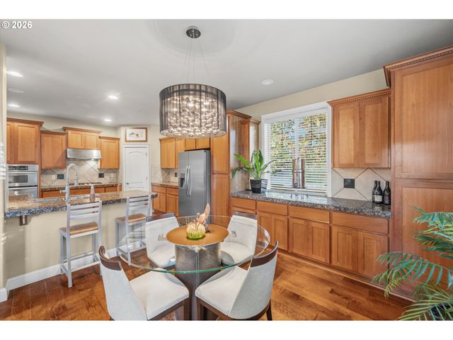 7101 Sw LESLIE St, Portland, OR 97223