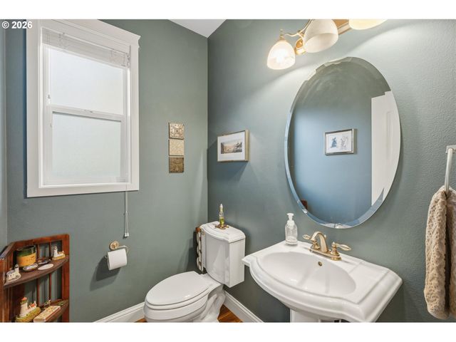 7101 Sw LESLIE St, Portland, OR 97223