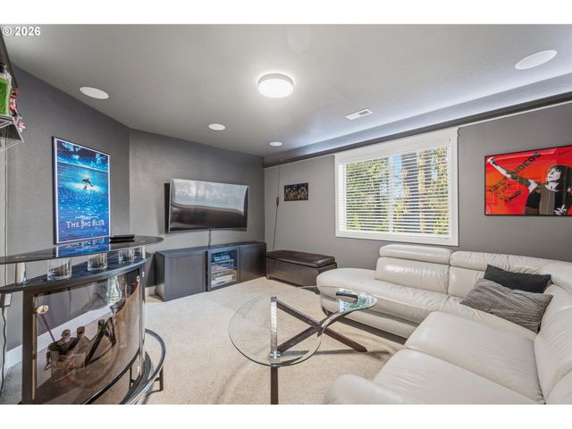7101 Sw LESLIE St, Portland, OR 97223
