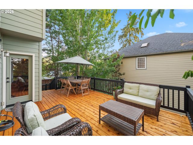 7101 Sw LESLIE St, Portland, OR 97223