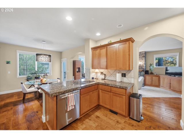 7101 Sw LESLIE St, Portland, OR 97223